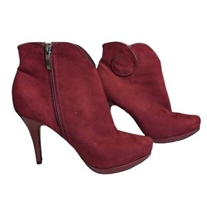 Limelight burgundy faux suede ankle boots with 5" heels. Zipper on side.